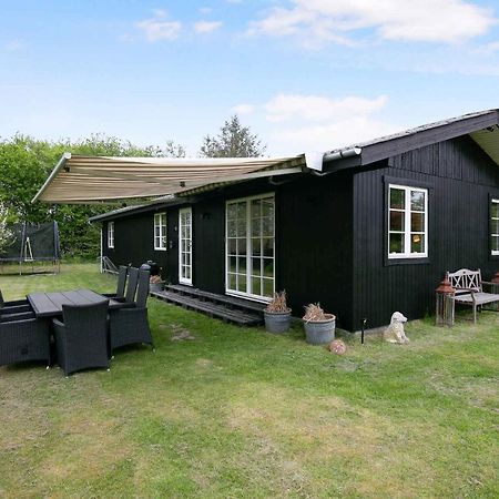 Nyistandsat Sommerhus Med Kaerlighed Og Sjael Kyndelose المظهر الخارجي الصورة